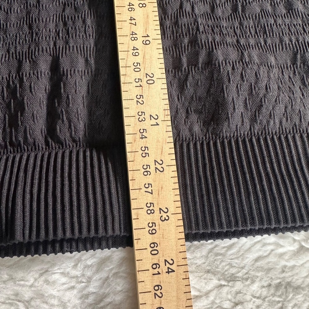 Lululemon Long Sleeve Hoodie Black Textured Knit Seamless - Size 4/6 - Picture 6 of 11